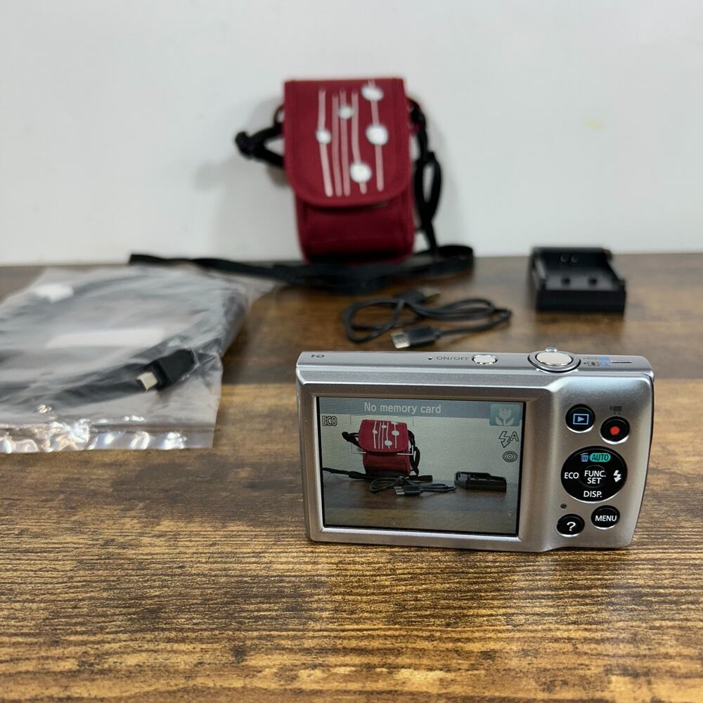Canon PowerShot ELPH 135 16MP Silver Digital Camera Tested w/ Charger Box Case - Picture 2 of 14